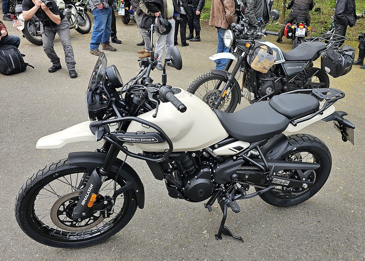 Why I Still Ride an Analogue Motorcycle